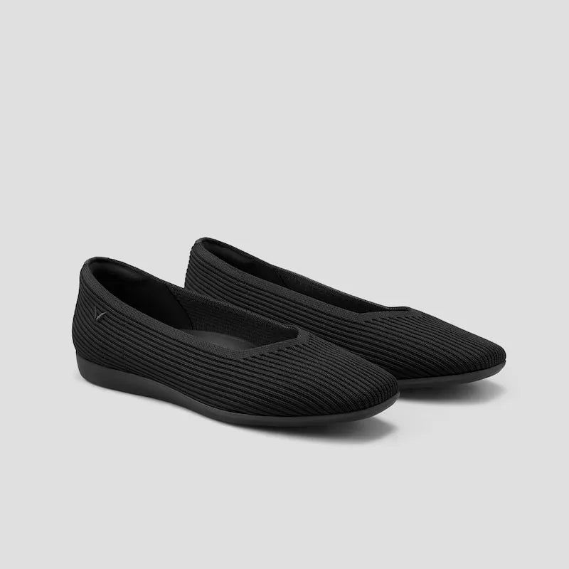 Lightweight Square-Toe V-Cut Flats (Margot Walker)